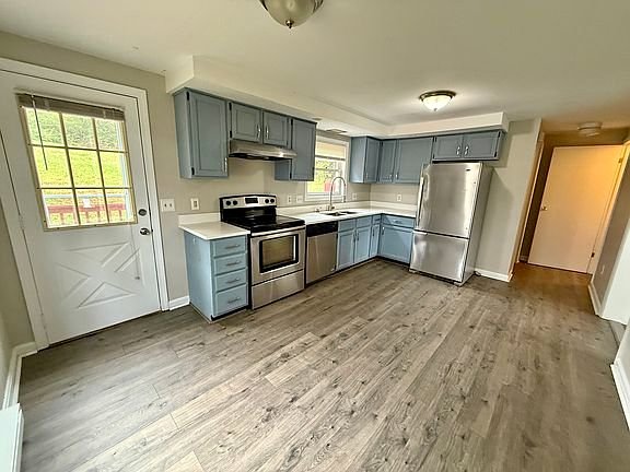 60 Upland St, Worcester, MA 01607
