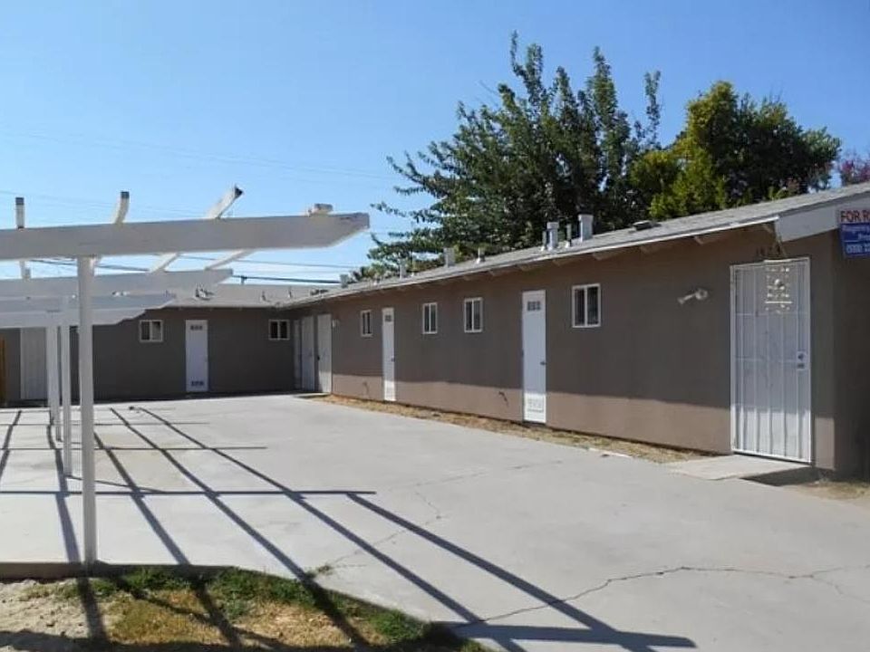 1527 N Brooks Ave, Fresno, CA 93728